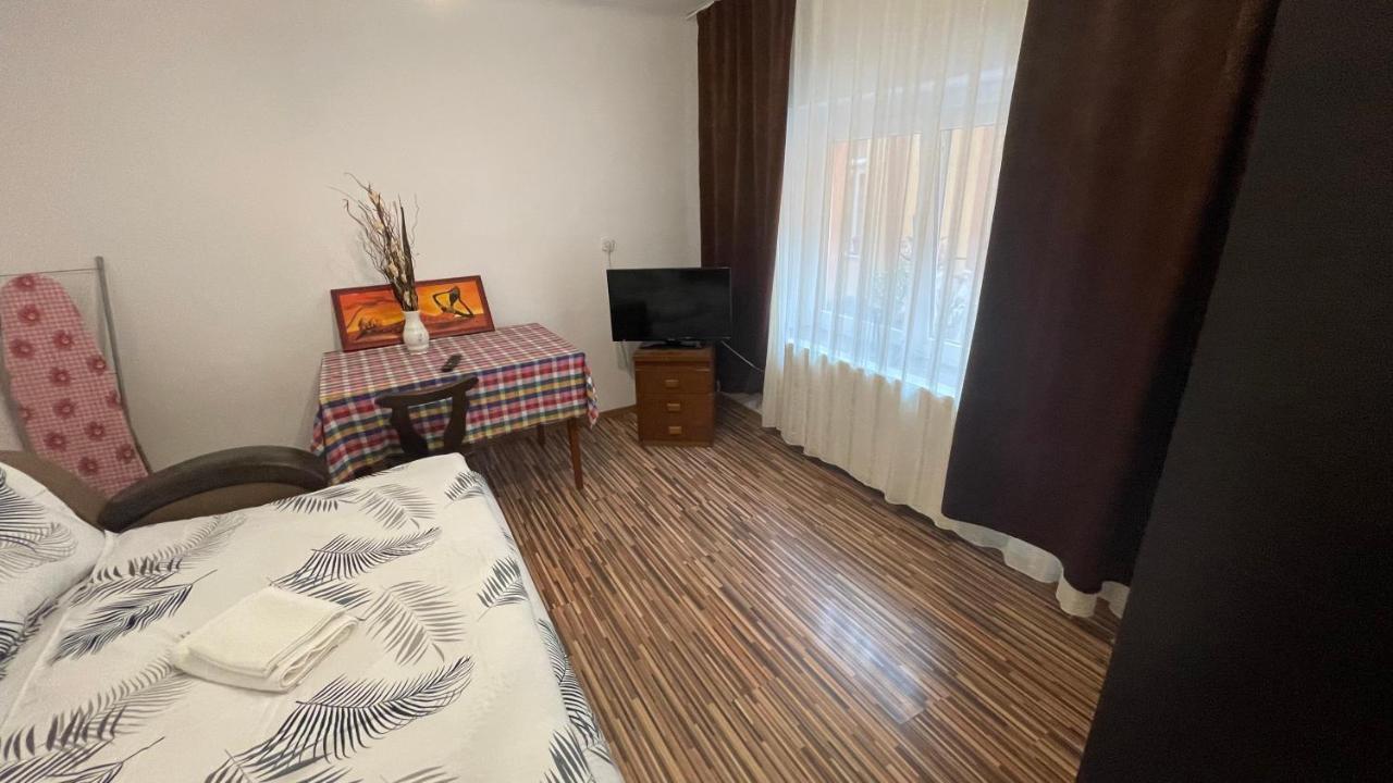 Apartament In Centrul Brasovului Extérieur photo